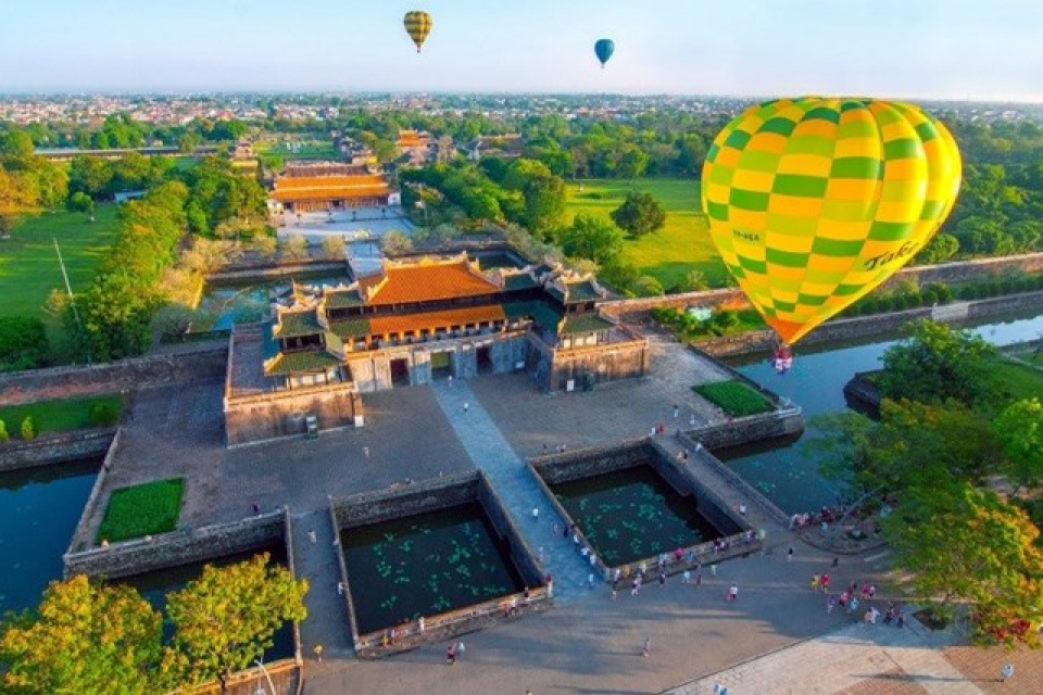 hue international hot air balloon festival on the horizon