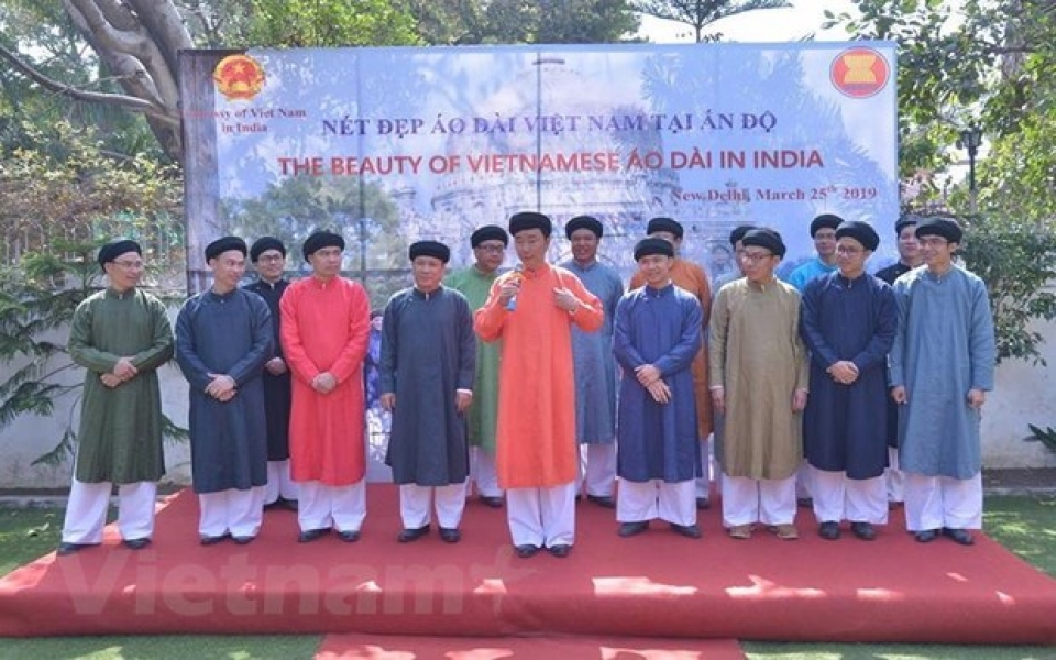 vietnamese traditional costume introduced in india
