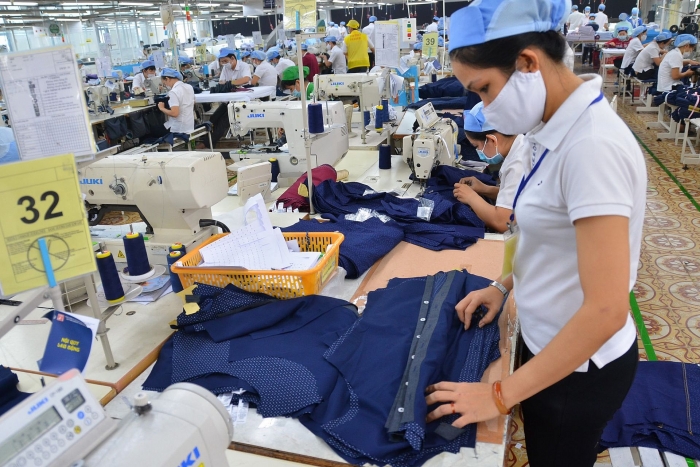 garment export value hits 53 billion usd during jan feb