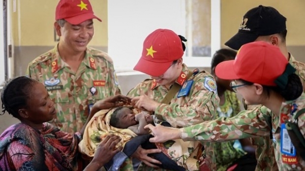 Vietnamese 'blue beret' doctors help raise South Sudanese women's awareness of health care