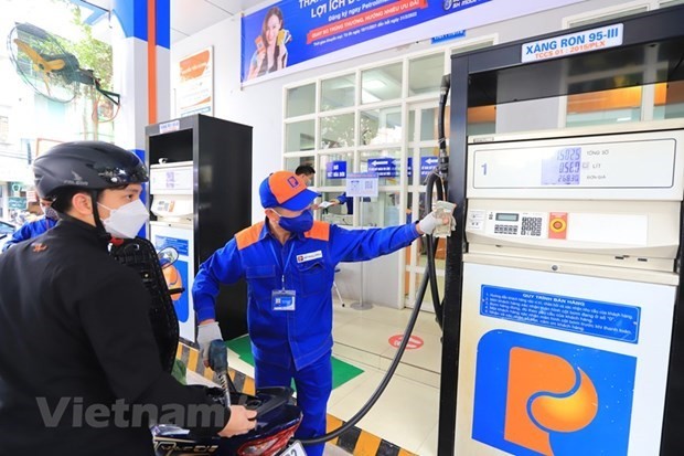 Petrol prices up nearly 3,000 VND per litre