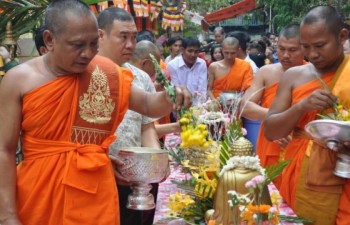 PM congratulates Khmer people on traditional New Year festival