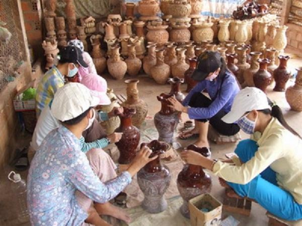 vietnam has over 5400 craft villages