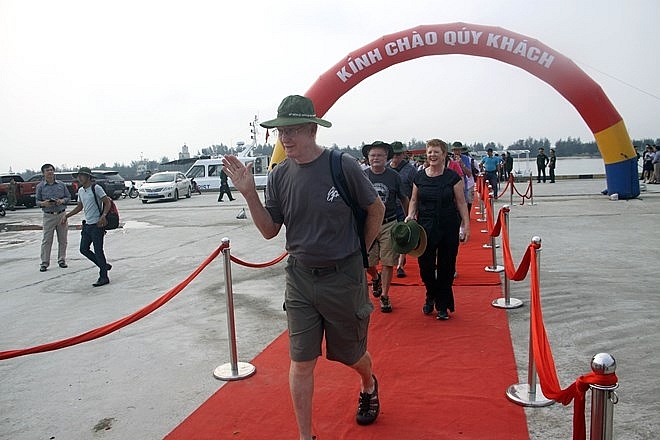 quang tri province welcomes cruise of foreign tourists