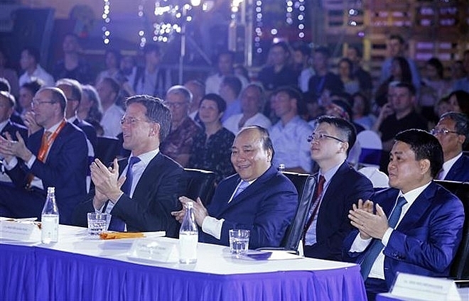 Vietnamese, Dutch PMs attend sustainable fashion show