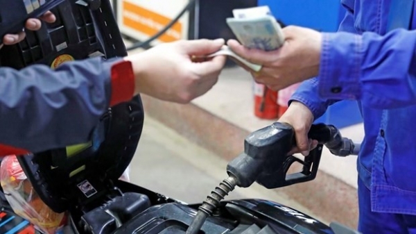 Petrol prices down by over 800 VND per litre