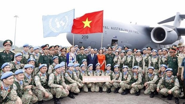 Viet Nam's engineering unit, field hospital leave for UN peacekeeping missions