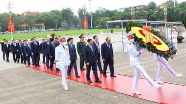 Leaders pay tribute to late President on National Reunification Day occasion