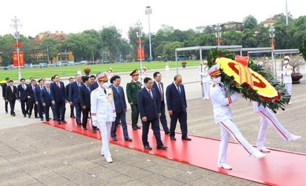 Leaders pay tribute to late President on National Reunification Day occasion