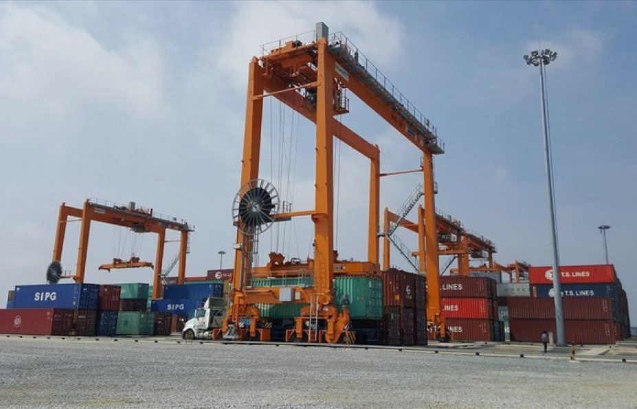 Nam Dinh Vu deep-water port put into use in Hai Phong