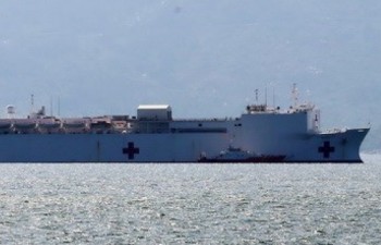 US hospital ship docks in Nha Trang, begins humanitarian programme