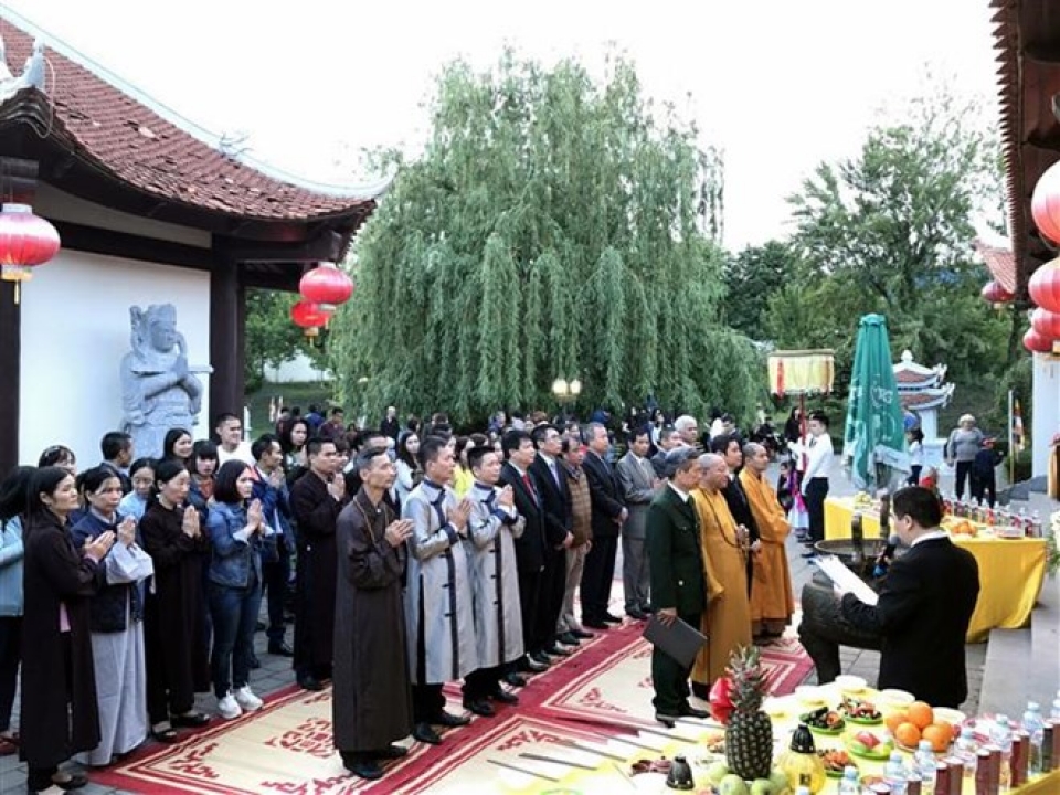 overseas vietnamese in ukraine commemorate fallen soldiers
