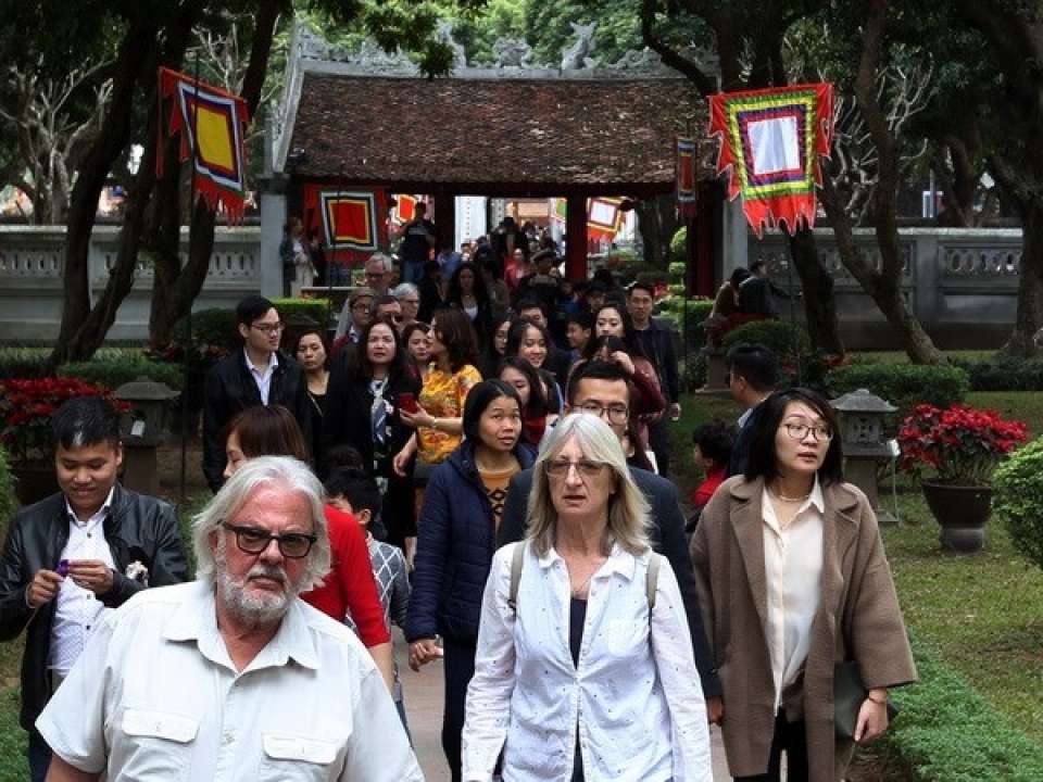 Ha Noi welcomes 3 million foreign tourists in five months ha noi welcomes 3 million foreign tourists in five months