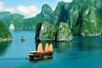 UNESCO-recognised Ha Long Bay reopens door to tourist services after COVID-19 restrictions lifted
