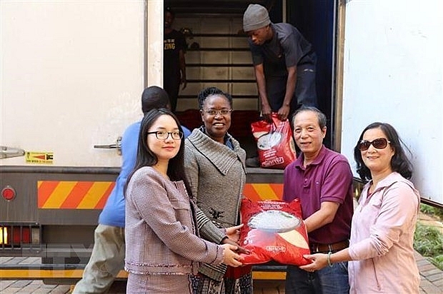 vietnam sends relief aid to zimbabwe cyclone victims