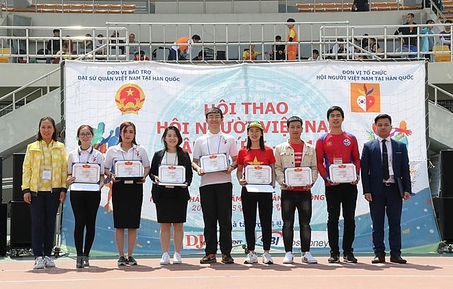 sports exchange promotes solidarity among ovs in rok