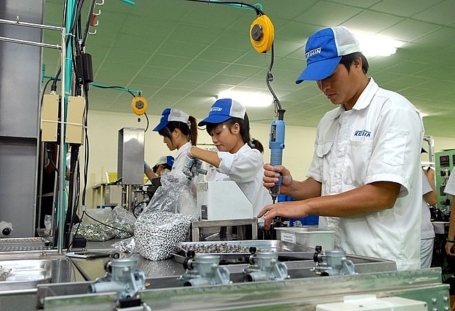 vietnam stays attractive to foreign investors amid trade war economist