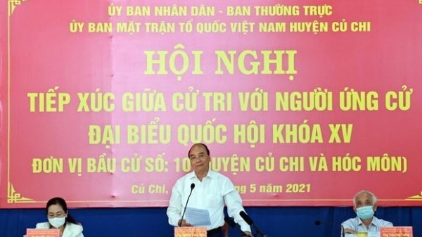State President Nguyen Xuan Phuc meets voters in Ho Chi Minh City