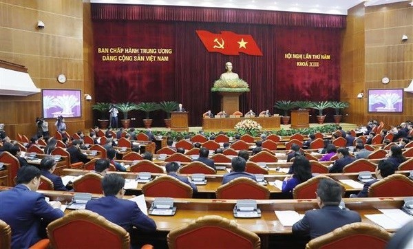 Party Central Committee discusses summary of land-related policy reform resolution
