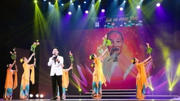 Ha Noi art performance marks President Ho Chi Minh’s birthday