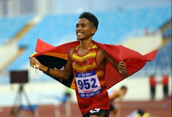 Regional fans impressed with Vietnamese, Timor Leste runners’ celebration at SEA Games 31