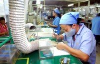 pm phuc encourages kansai companies to expand investment in vietnam