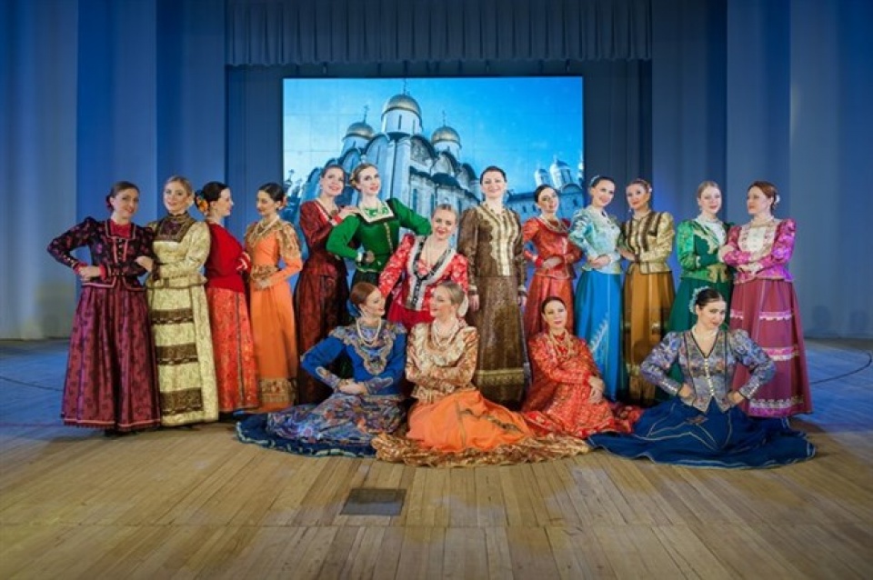 art performance celebrates russias national day in ha noi