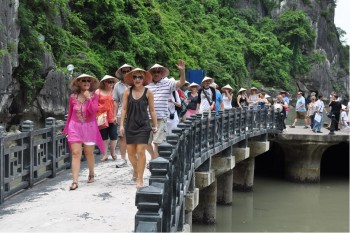 Vietnam records surge in foreign tourists