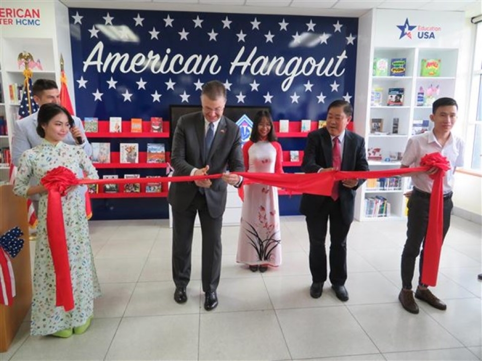 american hangout learning space inaugurated in can tho