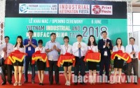 party official presents tet gifts to wounded soldiers in bac ninh