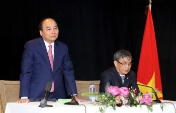 PM Nguyen Xuan Phuc meets Vietnamese expats in Canada
