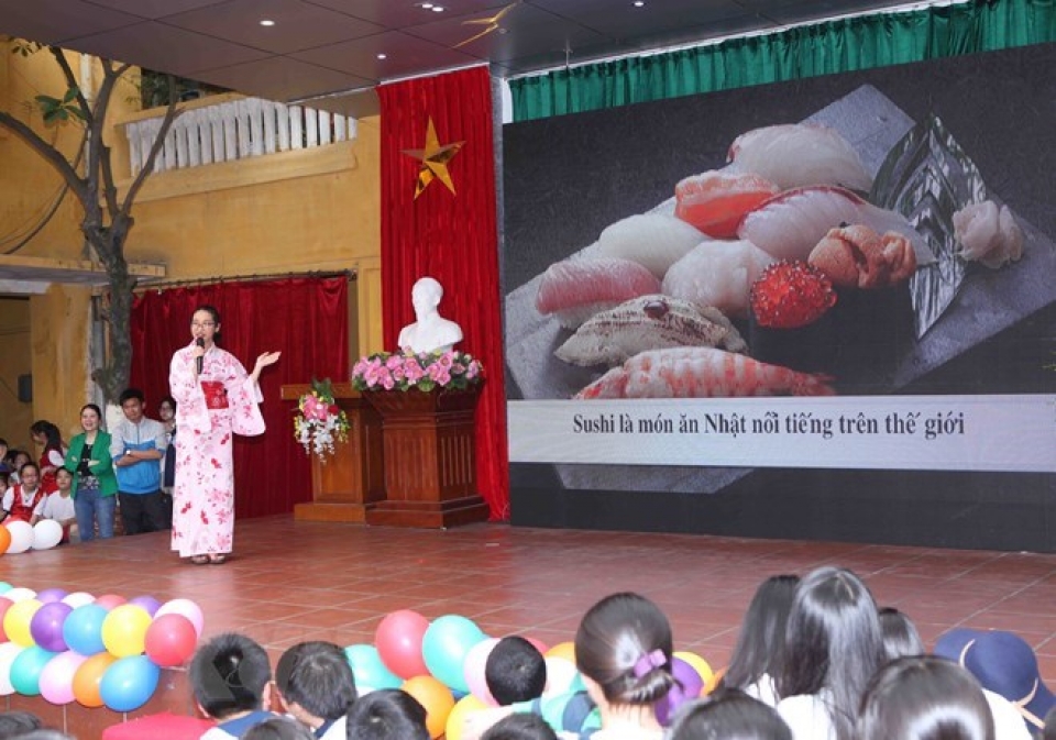 nearly 90000 people learn japanese in vietnam