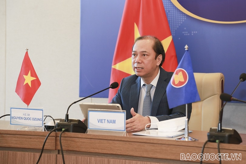Thứ trưởng Bộ Ngoại giao Nguyễn Quốc Dũng phát biểu tại Hội nghị. (Ảnh: Trung Hiếu)