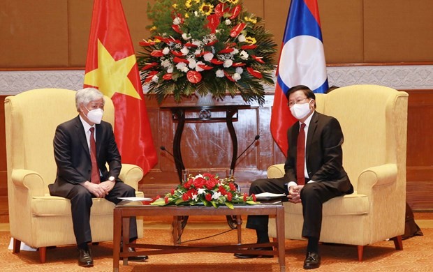 Lao leader receives President of Vietnam Fatherland Front Lao leader receives President of Vietnam Fatherland Front