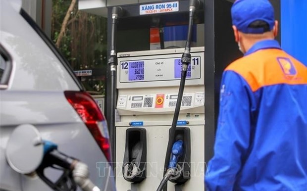Ministry proposes plan to reduce tax on gasoline