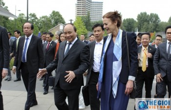 PM urges Dutch university to step up ties with Vietnam