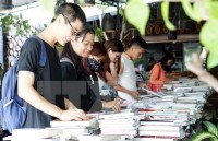 peruvian embassy donates books to the national library of vietnam