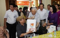 party chief nation keeps in mind sacrifices of revolutionary contributors