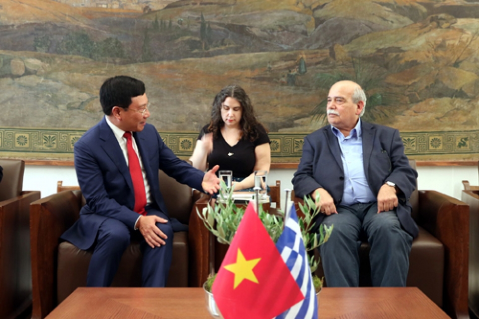 deputy pm pham binh minh meets greeces parliamentary leaders