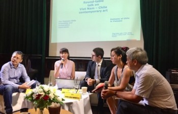 Vietnamese, Chilean artists discuss role of contemporary art