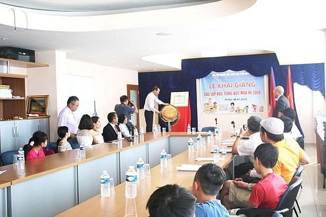summer vietnamese classes open in prague