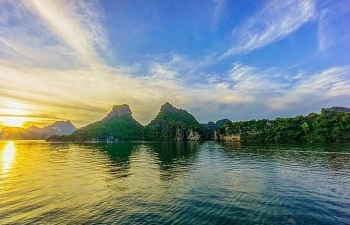 Ha Long Bay ranked in top 10 most beautiful sunrise spots in world