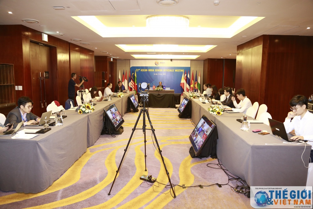 Thứ trưởng Nguyễn Quốc Dũng chủ trì cuộc họp ASEAN-Ấn Độ chiều 16/7. (Ảnh: Trung Hiếu) 5613 trung hiyu bao tgvn 2