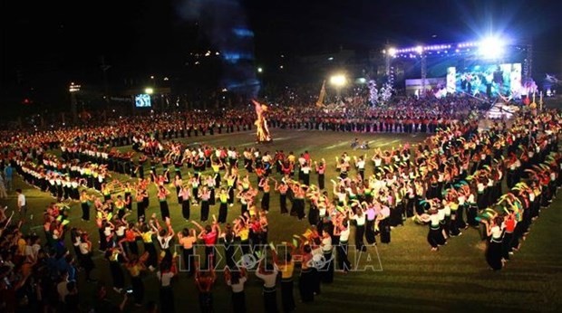 Over 2,000 people to perform Xoe Thai dance in Yen Bai in September Over 2,000 people to perform Xoe Thai dance in Yen Bai in September