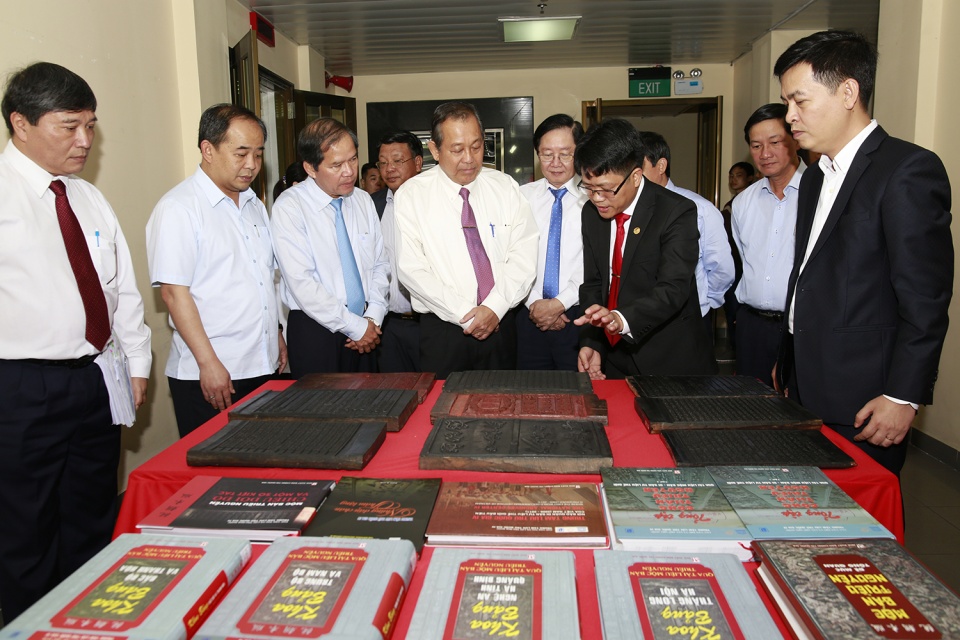 archives centre praised for preserving nguyen dynastys woodblocks