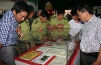 art exhibition celebrates vietnam rok ties