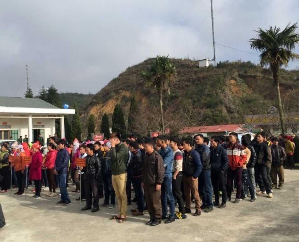 vietnam china localities step up cross border labour management