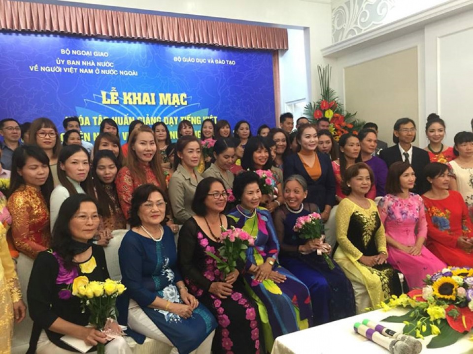 language training course held for overseas vietnamese teachers