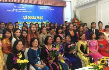 Language training course held for overseas Vietnamese teachers