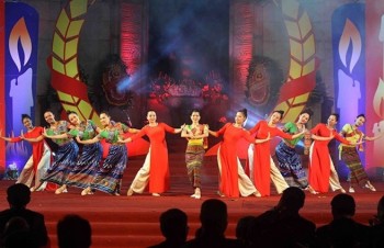 Art performance praises Vietnam-Laos-Cambodia friendship